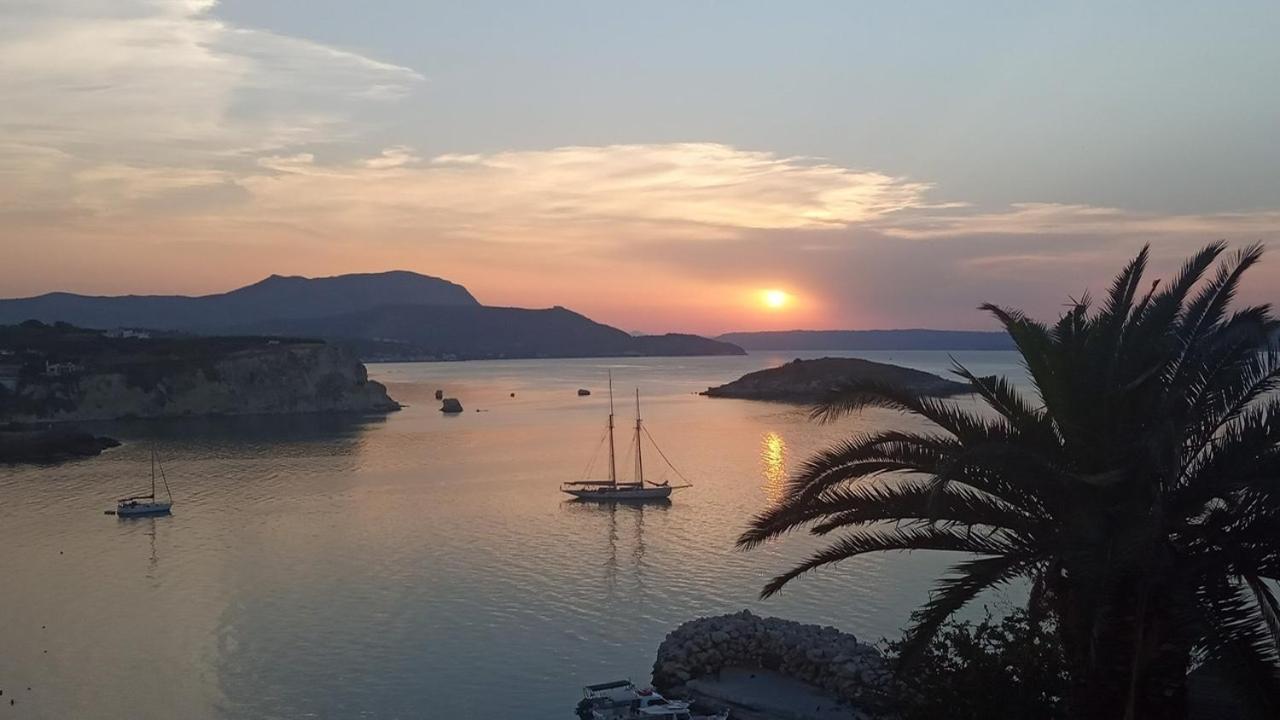 Villa Dina Apartments Almirida Eksteriør bilde